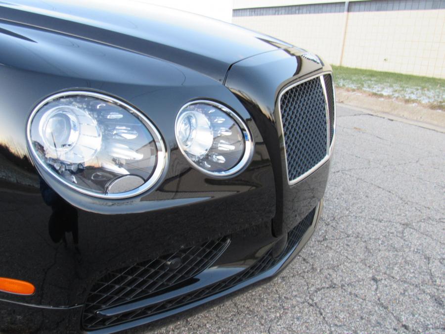 Детали экстерьера Bentley Flying Spur V8 S 2017 года  (фото 16 из 154)